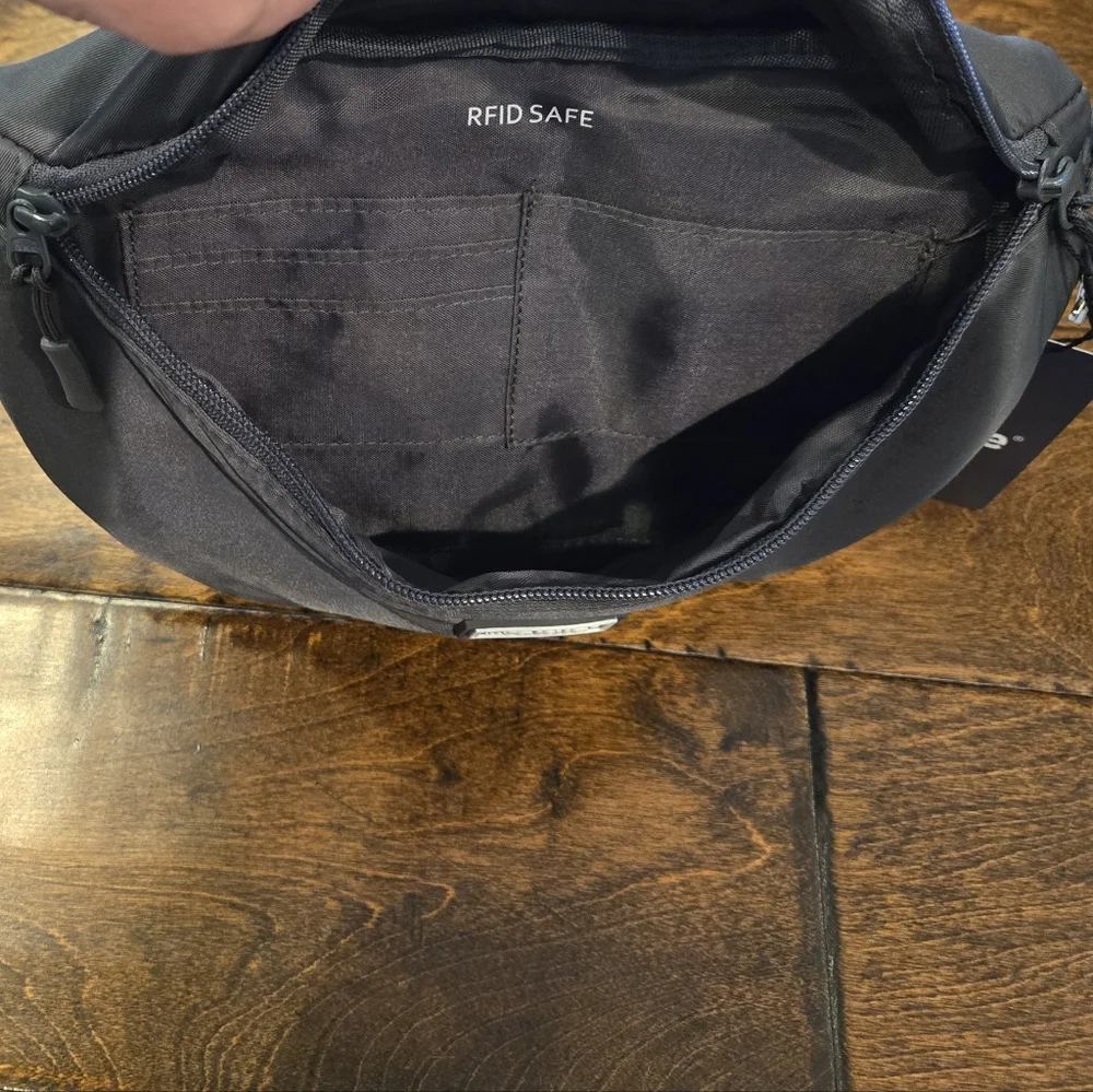 NWT Foldie Crossbody Bag Grey - Picture 9 of 10